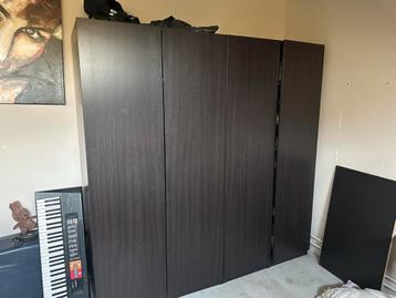 Grote Kledingkast - Donker Hout beschikbaar voor biedingen