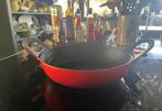 Gietijzeren Wokpan Le Creuset Kersenrood 28 cm, Huis en Inrichting, Keuken | Potten en Pannen, Gebruikt, Ophalen of Verzenden