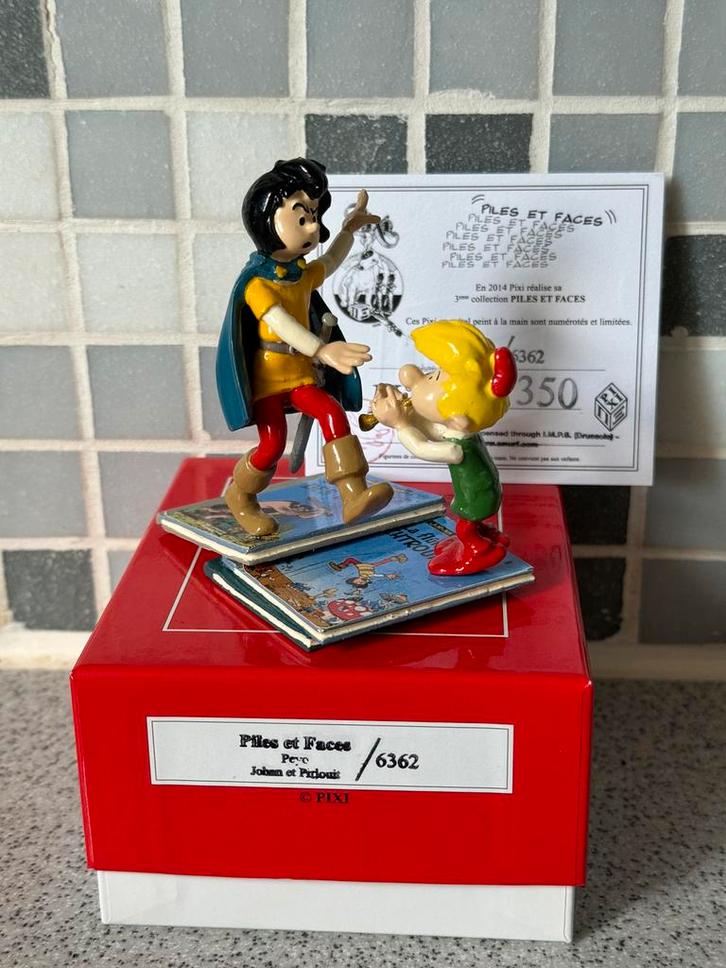 Johan en Pirlouit „stapels en gezichten” pixi, Verzamelen, Smurfen, Zo goed als nieuw, Verschillende Smurfen, Ophalen of Verzenden