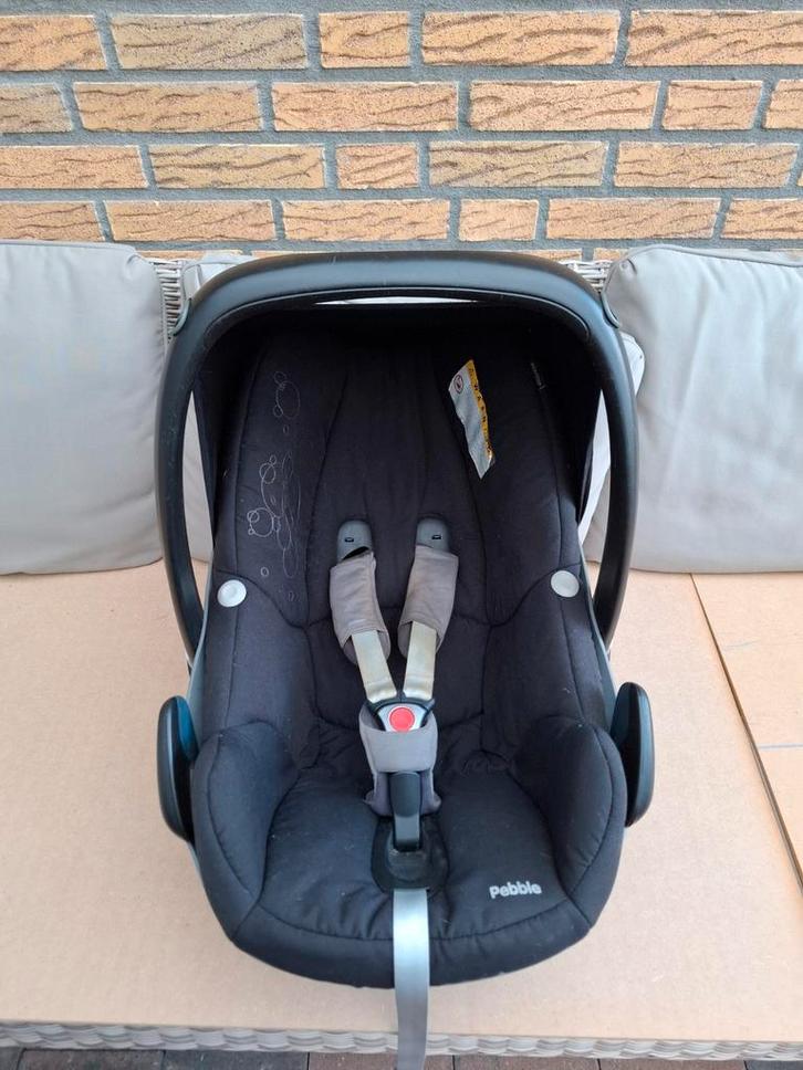 Maxi-Cosi Pebble met Easy Base 2, Kinderen en Baby's, Autostoeltjes, Gebruikt, Maxi-Cosi, 0 t/m 13 kg, Autogordel of Isofix, Zijbescherming