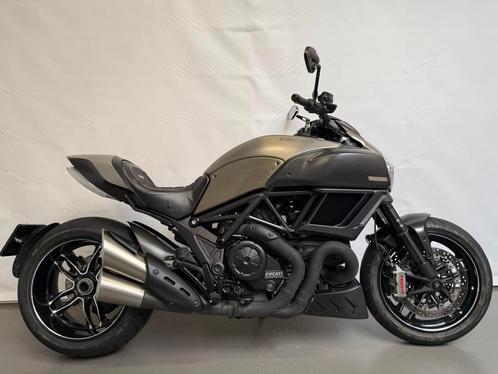 DUCATI DIAVEL TITANIUM (bj 2015), Motoren, Motoren | Ducati, Bedrijf, Naked bike, meer dan 35 kW, 2 cilinders, Motorrijbewijs A