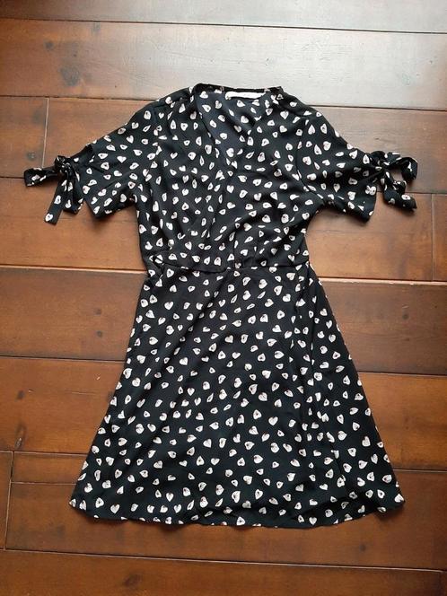 Heel mooi wikkeljurkje van Lucy Wang, mt. L, Kleding | Dames, Jurken, Zo goed als nieuw, Maat 42/44 (L), Zwart, Ophalen of Verzenden