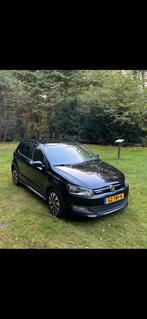 Volkswagen Polo 1.0 TSI 70KW 5D Bluemotion 2015 Zwart, Auto's, Voorwielaandrijving, 1011 kg, 95 pk, Zwart