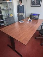 Bureau 200 x 100 cm, in hoogte verstelbaar, Ophalen, In hoogte verstelbaar, Zo goed als nieuw, Bureau