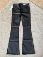 Nieuw: Lois Raval flared glanzende black jeans, mt 29x34 😍, Zwart, Nieuw, Ophalen of Verzenden, Lois
