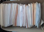 Doos postzegels in enveloppen., Verzenden