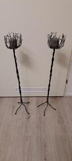 te koop 2 zwarte ijzeren standers met kaarsen 90 cm hoog, Zwart, Nieuw, Ophalen of Verzenden, Kandelaar