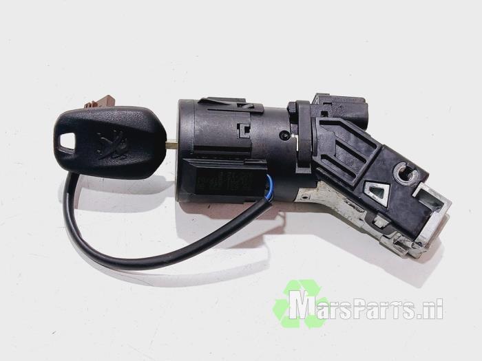 Kontaktslot + Sleutel van een Peugeot 208, Auto-onderdelen, Overige Auto-onderdelen, Peugeot, Gebruikt, 6 maanden garantie, 12 maanden garantie