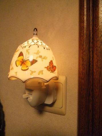 muur lamp, nachtlampje, vlinders beschikbaar voor biedingen