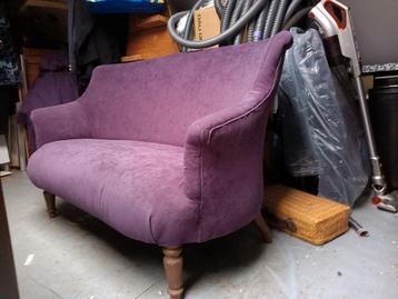 antieke tweezitter opnieuw gestoffeerd  beschikbaar voor biedingen