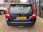 Volvo V70 2.5FT Summum Automaat 200PK LEER / ECC / TREKHAAK, Auto's, Beige, 1574 kg, Euro 4, 750 kg