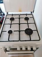 Gas fornuis, Witgoed en Apparatuur, Fornuizen, Ophalen, 4 kookzones, Zo goed als nieuw, Gas