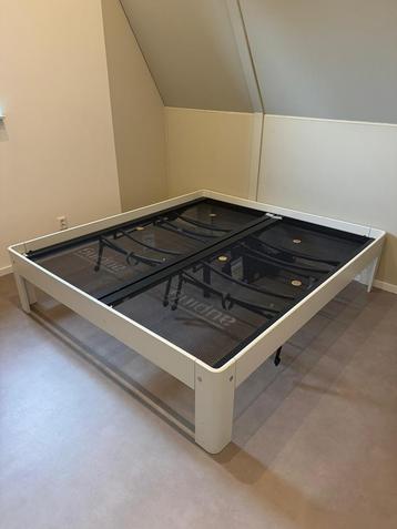 Auping Auronde 180 x 200 Wit mét Electromat Duomat 1 beschikbaar voor biedingen
