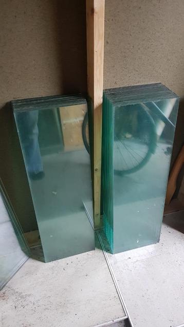 Geslepen Glasplaten voor Wandmeubel (30 Stuks 8mm ) beschikbaar voor biedingen