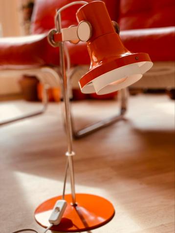 Retro oranje tafellamp jaren ‘70 beschikbaar voor biedingen
