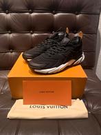 Louis Vuitton Sneaker Tatic 43, Zwart, Nieuw, Ophalen of Verzenden, Sneakers of Gympen