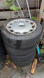 Winterbanden Falken 205/55 R16 op velg met Volvo wieldoppen, Auto-onderdelen, Banden en Velgen, Ophalen, Gebruikt, 16 inch, Banden en Velgen