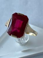 Art Deco gouden ring Russische Robijn, Sieraden, Tassen en Uiterlijk, Ringen, 18 tot 19, Verzenden, Zo goed als nieuw, Met edelsteen