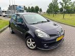 Renault Clio 1.6-16V Exception Met nieuwe APK!, Voorwielaandrijving, Gebruikt, Leder en Stof, Origineel Nederlands
