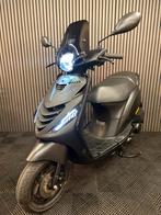 PIAGGIO ZIP 4T 3V BROM 2022 FULL OPTION MAT ZWART, Fietsen en Brommers, Scooters | Piaggio, Maximaal 45 km/u, Zip, Ophalen of Verzenden