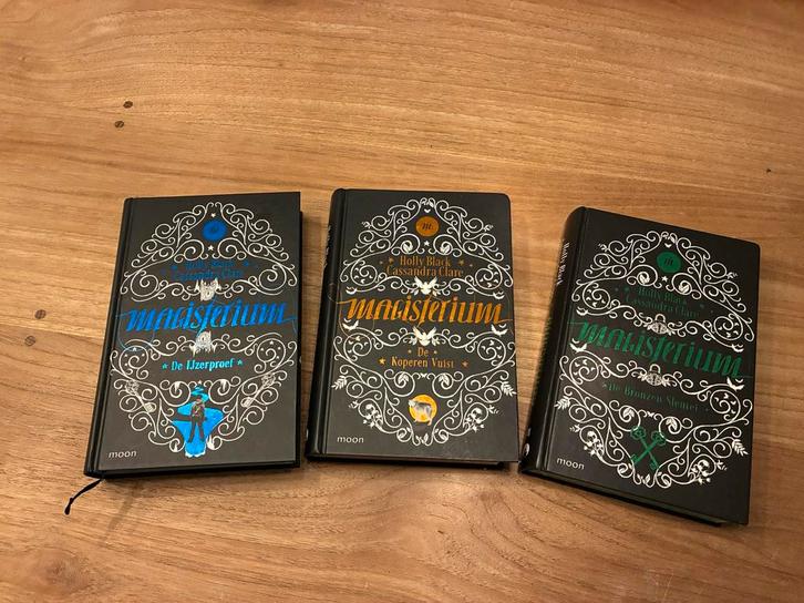 Magisterium hardcover Serie - Holly Black & Cassandra Clare, Boeken, Fantasy, Gelezen, Ophalen of Verzenden