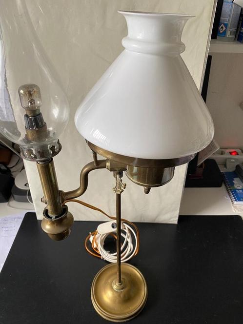 Antiek koperen schemerlamp met opaline kap, Antiek en Kunst, Antiek | Lampen, Ophalen