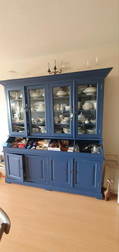 Blauwe buffetkast met glazen deuren, Huis en Inrichting, Kasten | Buffetkasten, Gebruikt, 200 cm of meer, 150 tot 200 cm, 50 tot 75 cm