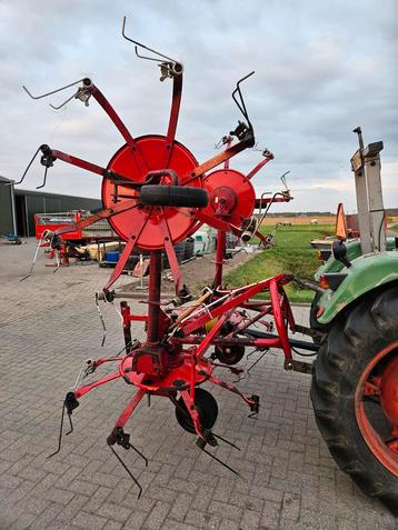 Lely hooischudder  beschikbaar voor biedingen