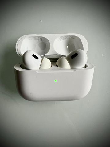 AirPods Pro 2e Gen - lage prijs incl snoer beschikbaar voor biedingen