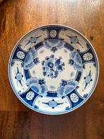 Porceleyne floraal decor, 1976, Delfts Blauw Diameter 18 cm, Antiek en Kunst, Antiek | Wandborden en Tegels, Ophalen of Verzenden