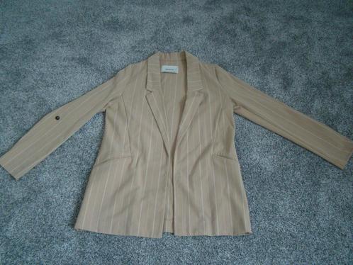 Superleuk jasje, zit zalig / maat S, Kleding | Dames, Jasjes, Kostuums en Pakken, Zo goed als nieuw, Jasje, Maat 36 (S), Beige