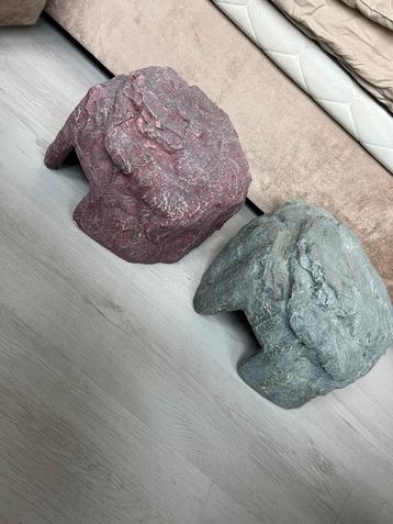 Grote terrarium stenen, verstopplek, grijs en rood beschikbaar voor biedingen