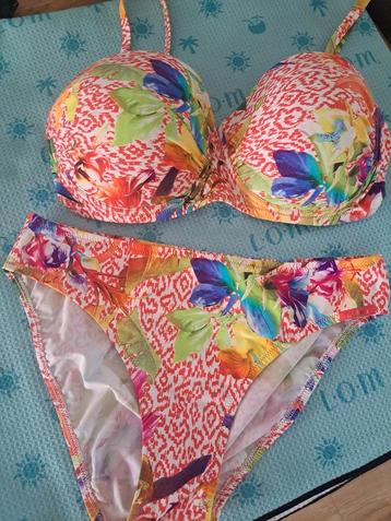 Lidea.  Nieuwe bikini maat 36. Bikinitop cup E beschikbaar voor biedingen