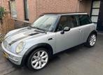Mini 1.6 16V Cooper 2003 Grijs, Auto's, Mini, Voorwielaandrijving, Zwart, 4 cilinders, 4 stoelen