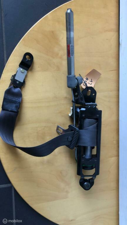 Gordelgeleider  linksv Volvo V70 II ('00-'08) 570745100 G/1B, Auto-onderdelen, Interieur en Bekleding, Volvo, Gebruikt, Ophalen of Verzenden