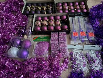 Te koop: Paarse kerstdecoratie - kerstballen en versiering. beschikbaar voor biedingen
