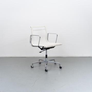 6x Vitra Eames EA 117 Bureaustoel Wit Netweave - Chroom beschikbaar voor biedingen