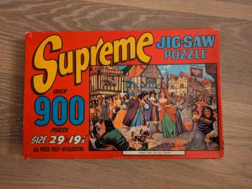 Oude Engelse puzzel van het merk Supreme beschikbaar voor biedingen