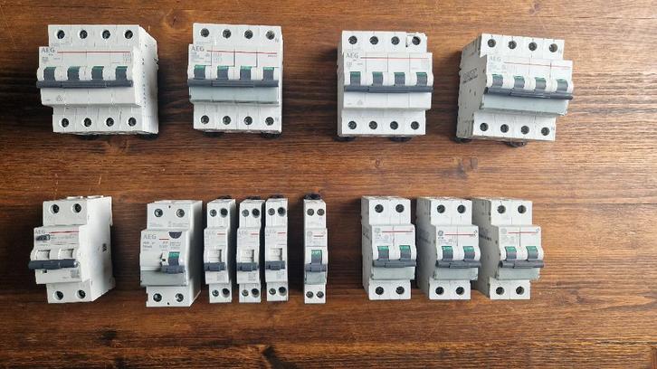 AEG groepenkast componenten, Hobby en Vrije tijd, Elektronica-componenten, Ophalen