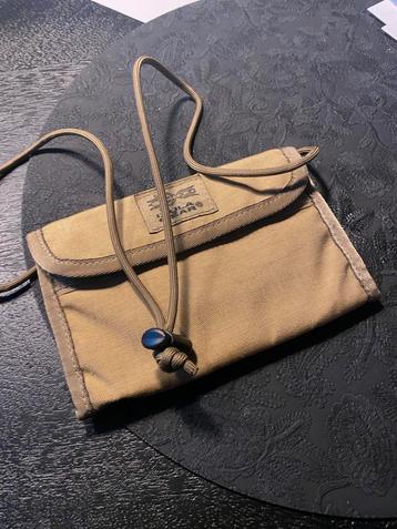 Esee portemonee beschikbaar voor biedingen