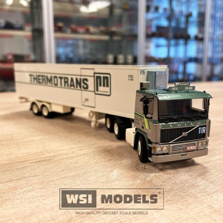Wsi 01-4592 P. Nyholm , Dinsdag 21 Okt Leverbaar., Hobby en Vrije tijd, Modelauto's | 1:50, Nieuw, Bus of Vrachtwagen, Wsi, Ophalen