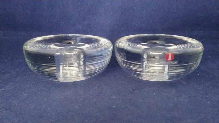 Iittala Maaru (Tapio Wirkkala) - 2 kaarsenstandaards (8 cm), Huis en Inrichting, Woonaccessoires | Kandelaars en Kaarsen, Zo goed als nieuw