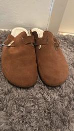 Suède Clogs / Pantoffel-Clogs met Gesp - Nieuw!, Verzenden, Nieuw, Bruin, Pantoffels of Sloffen