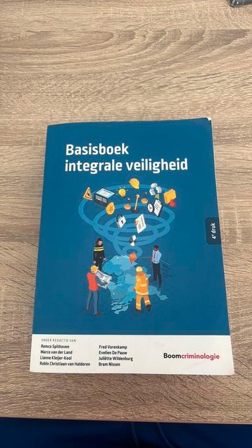 Basisboek integrale veiligheid. ISBN: 9788462369344. 4e druk beschikbaar voor biedingen