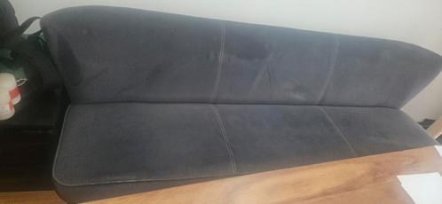 Dolly Velvetgrijze bank – 3-zit (5 passen, Regular Sizes), Huis en Inrichting, Banken | Bankstellen, Zo goed als nieuw, Rechte bank