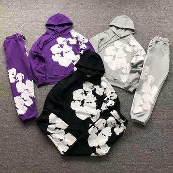 Denim tears trainings pak beschikbaar voor biedingen