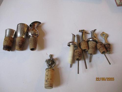 flessenstoppen 10 stuks 1 zilver gemerkt 1 draak, Verzamelen, Retro, Huis en Inrichting, Ophalen of Verzenden