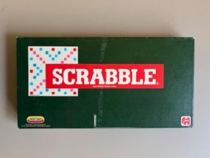 Scrabble, Hobby en Vrije tijd, Gezelschapsspellen | Bordspellen, Zo goed als nieuw, Een of twee spelers, Drie of vier spelers