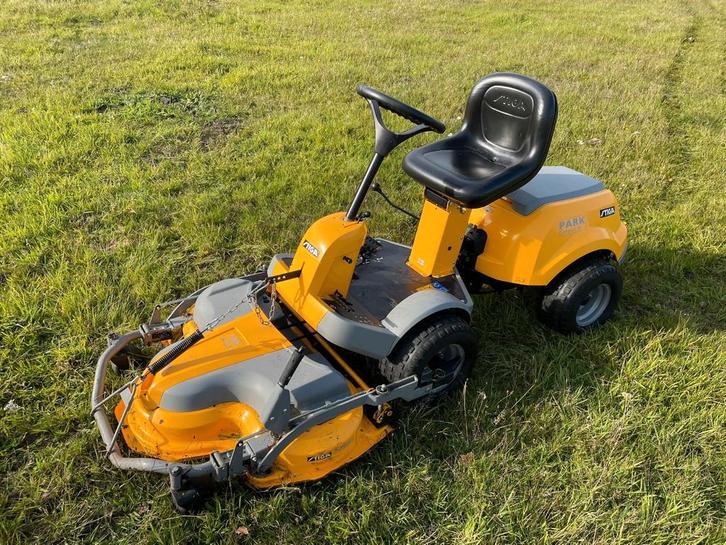 Zeer nette, goed werkende Stiga Park compact 16hst zitmaaier, Tuin en Terras, Zitmaaiers, Zo goed als nieuw, 90 tot 120 cm, Elektrische starter