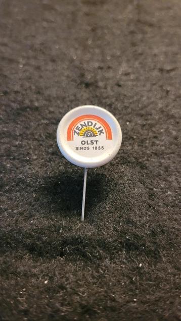 Zendijk vleeswaren Olst speldje beschikbaar voor biedingen